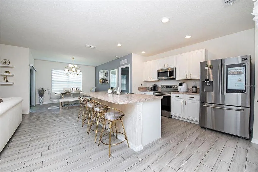 3 bed, 1676 sqft, $2,350 — Photo 3