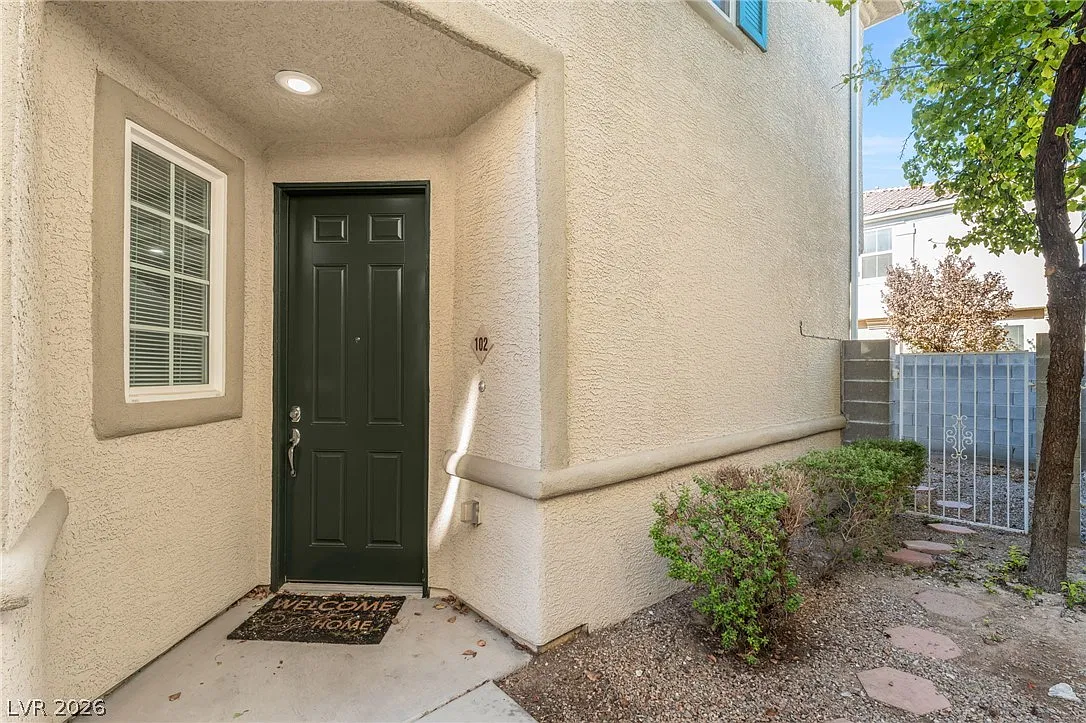 3 bed, 2.5 bath, 1448 sqft, $1,650 — Photo 4