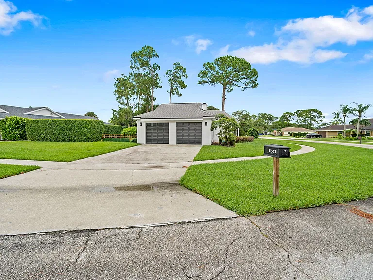 13571 Jonquil Pl — Photo 34