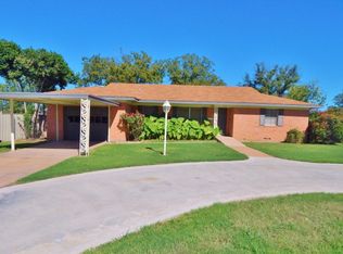608 McCarver Dr, Ballinger, TX 76821