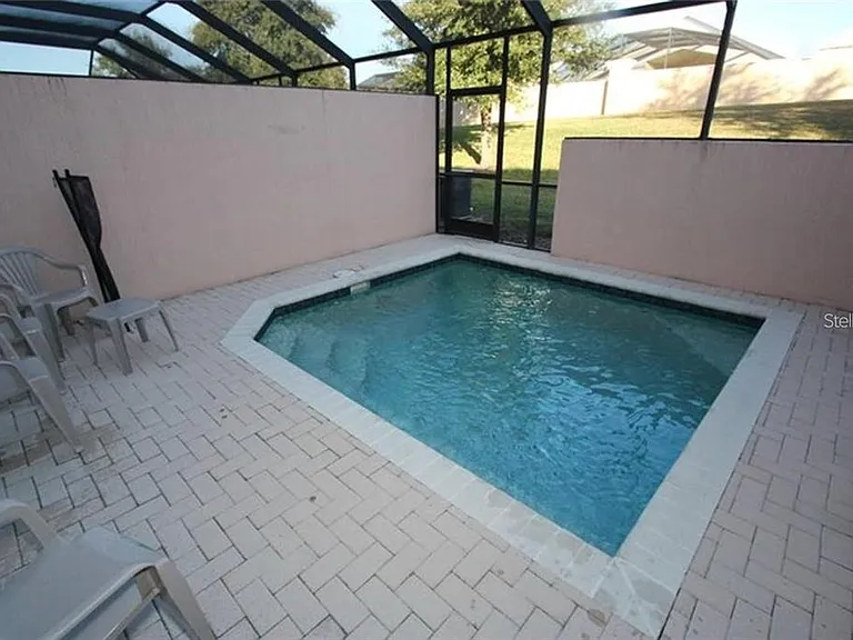 2411 Silver Palm Dr — Photo 10