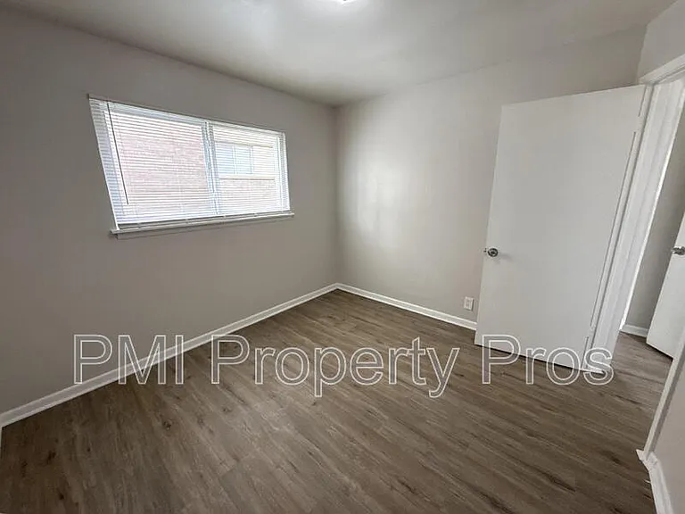 7701 W Hampton Ave #1 — Photo 8