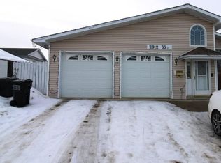2812 35th St NW, Edmonton, AB
