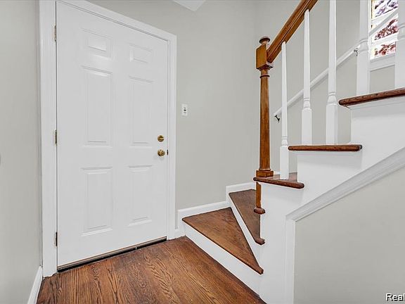 3rd image of 14393 Faust Ave