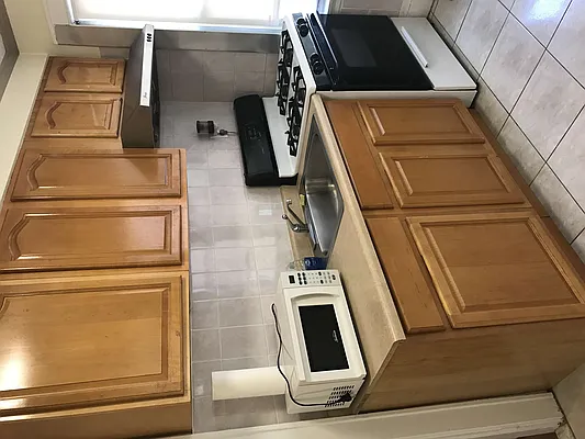 Rented by Astoria Apartments LLC | media 25