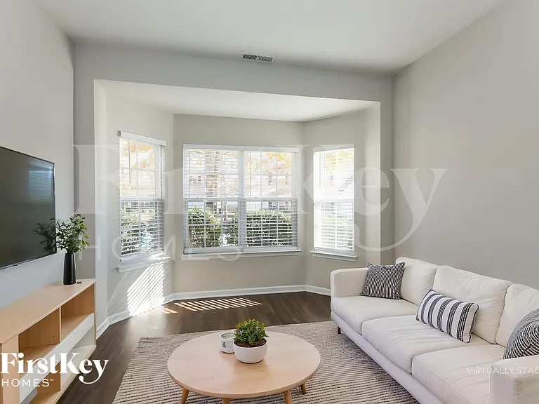 5911 Parkstone Dr — Photo 3