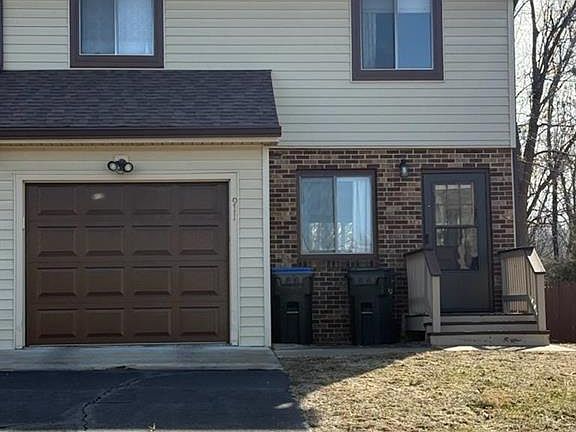 2nd image of 911 Sundown Dr