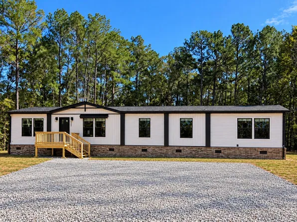 225 Tiger Lily Ln, Saint Stephen, SC 29479