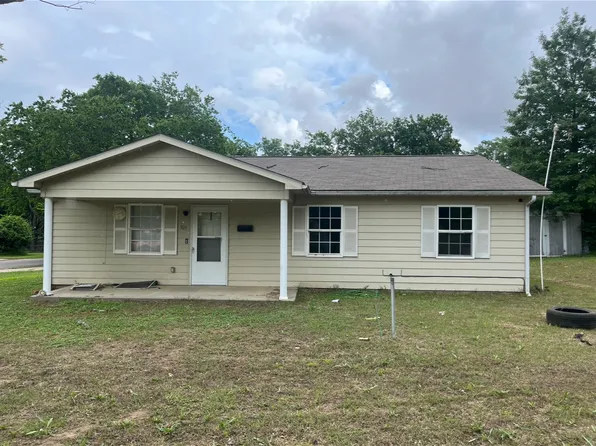 303 S 6th St, Eufaula, OK 74432