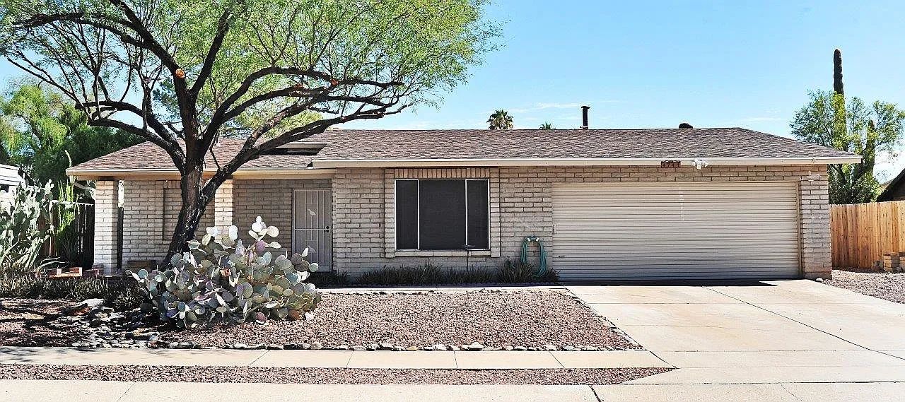 5 bed, 2206 sqft, $2,195 — Photo 2