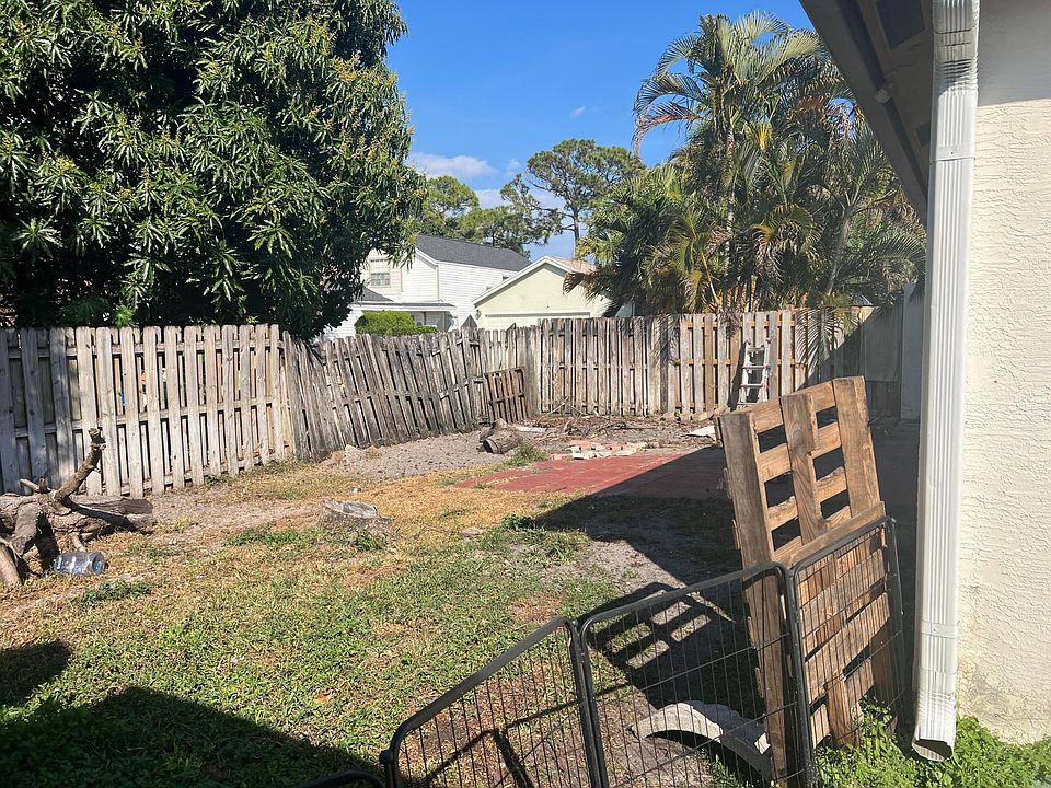 2nd image of 5973 Azalea Circle