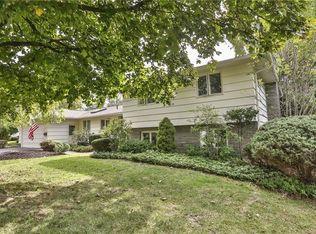 40 Crandon Way, Rochester, NY 14618