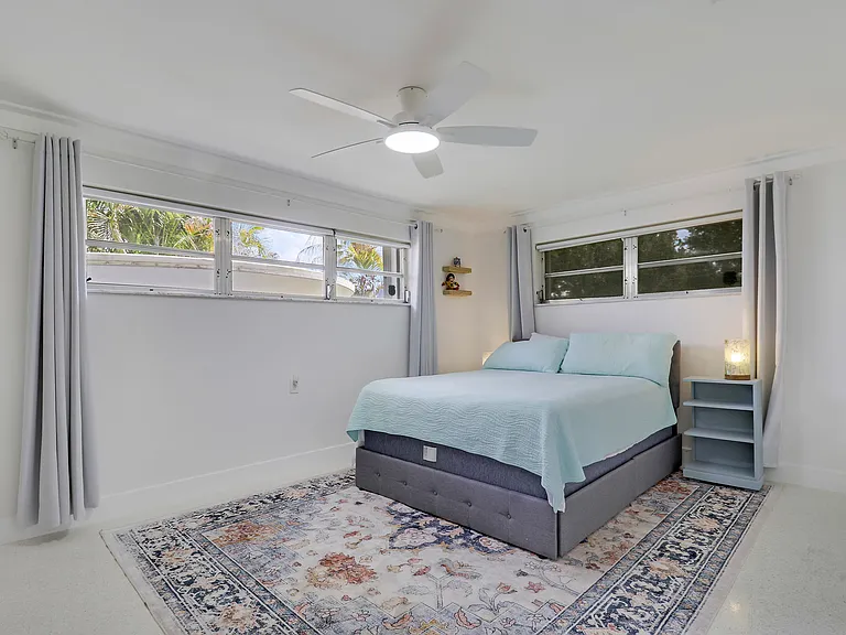 1518 Summer Ave — Photo 34
