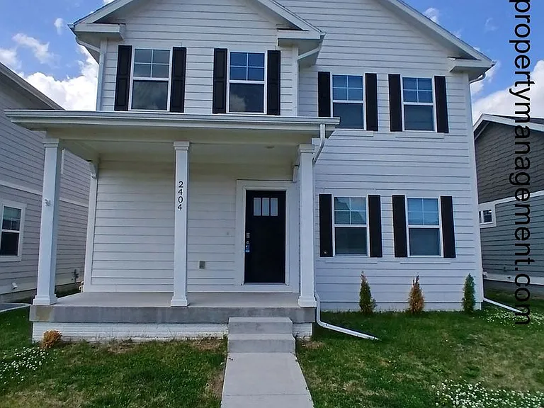 2404 SW Plaza Pkwy — Photo 2