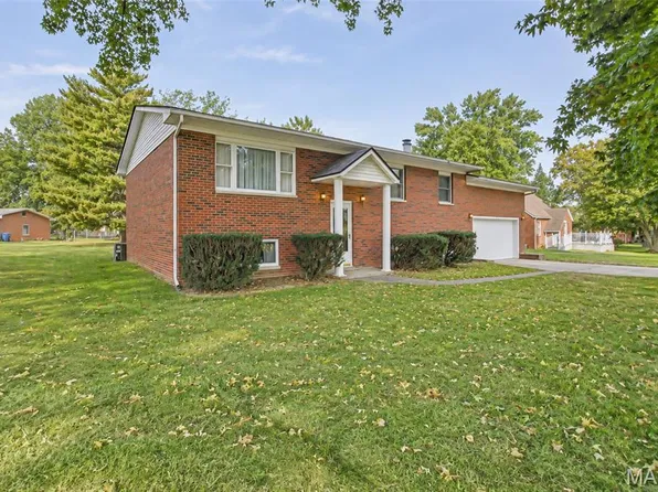 806 N 9th St, Wood River, IL 62095