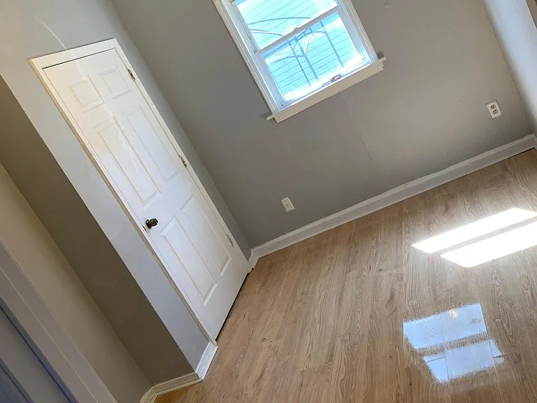 2335 Woodland Ave — Photo 8