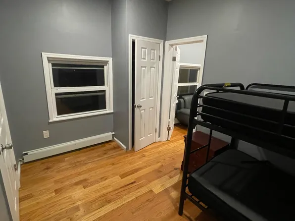 90 Brown Place image 3 of 11