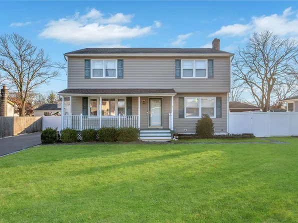 96 Alcolade Drive, Shirley, NY 11967