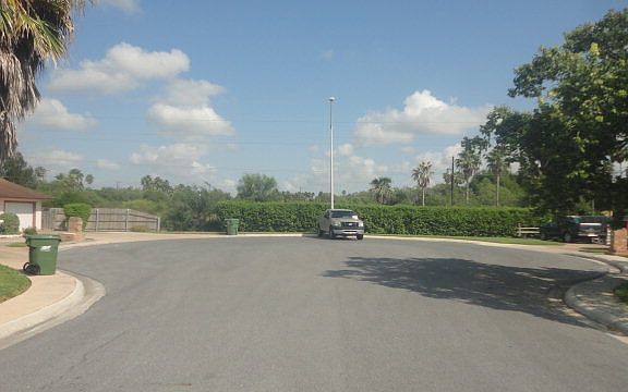 3rd image of 1424 W Catherine Cir