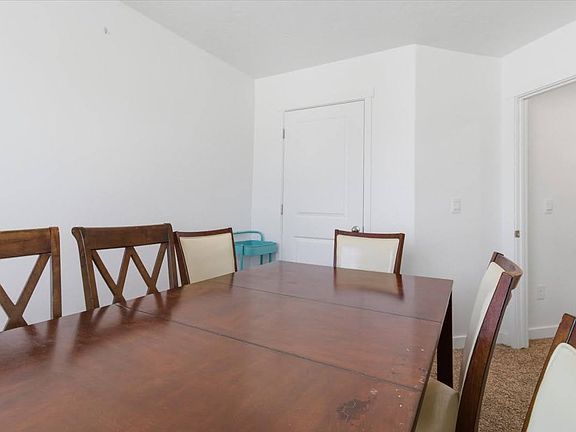 3rd image of 1194 Summit Ridge Pkwy
