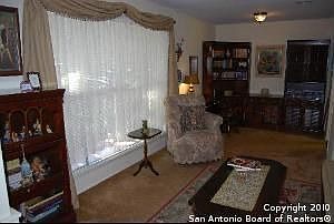 4th image of 5127 Guinevere Dr