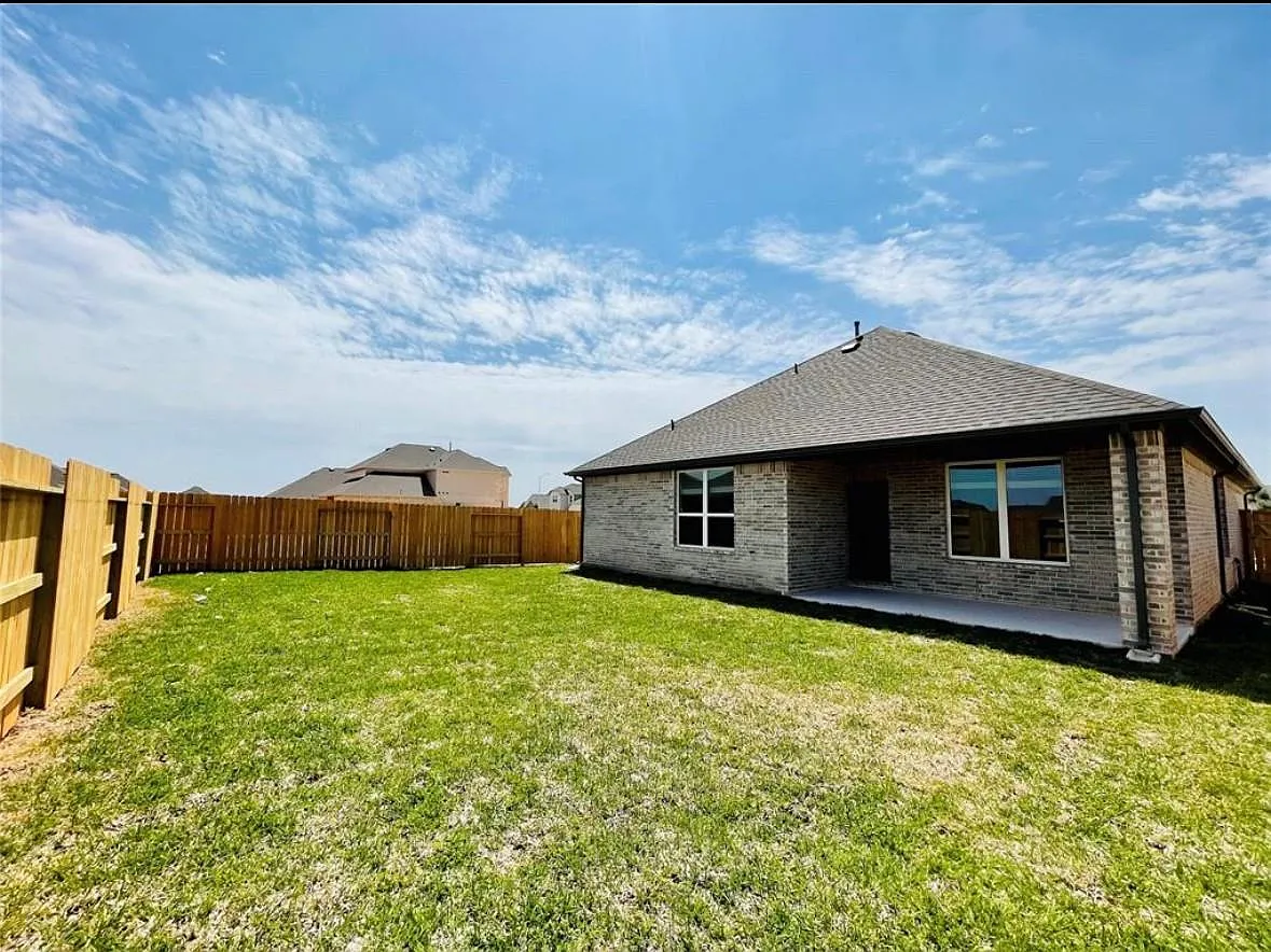 4 bed, 1783 sqft, $2,700 — Photo 2