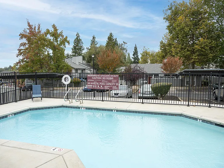 Sierra Oaks — Photo 12