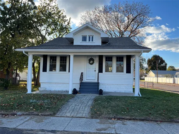 245 Lincoln Ave, East Alton, IL 62024