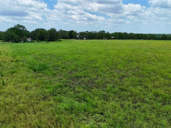 205 Saint Delight Rd, Paige, TX 78659