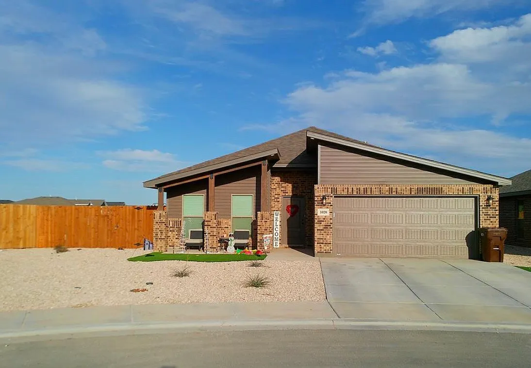 3 bed, 1669 sqft, $2,600 — Photo 1