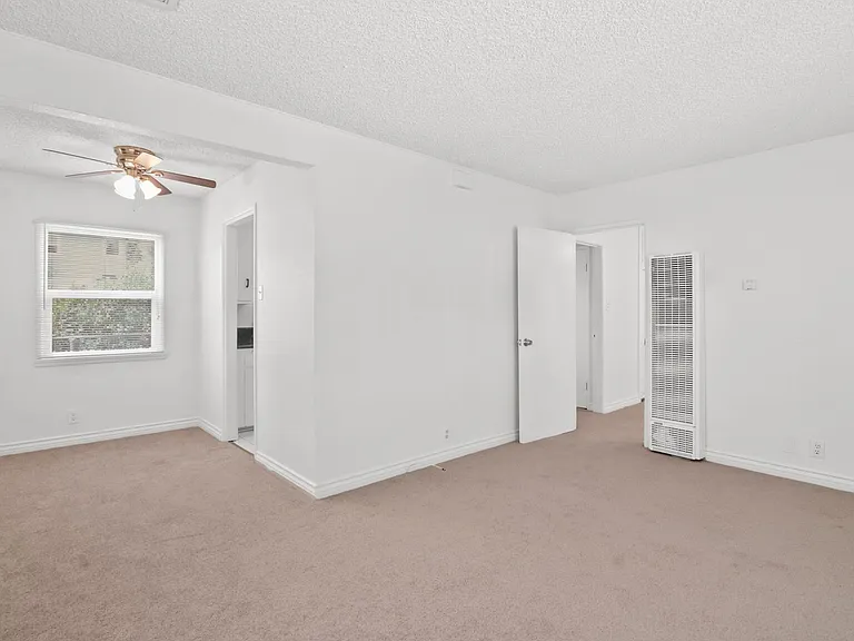 Rose Dr Duplex — Photo 4