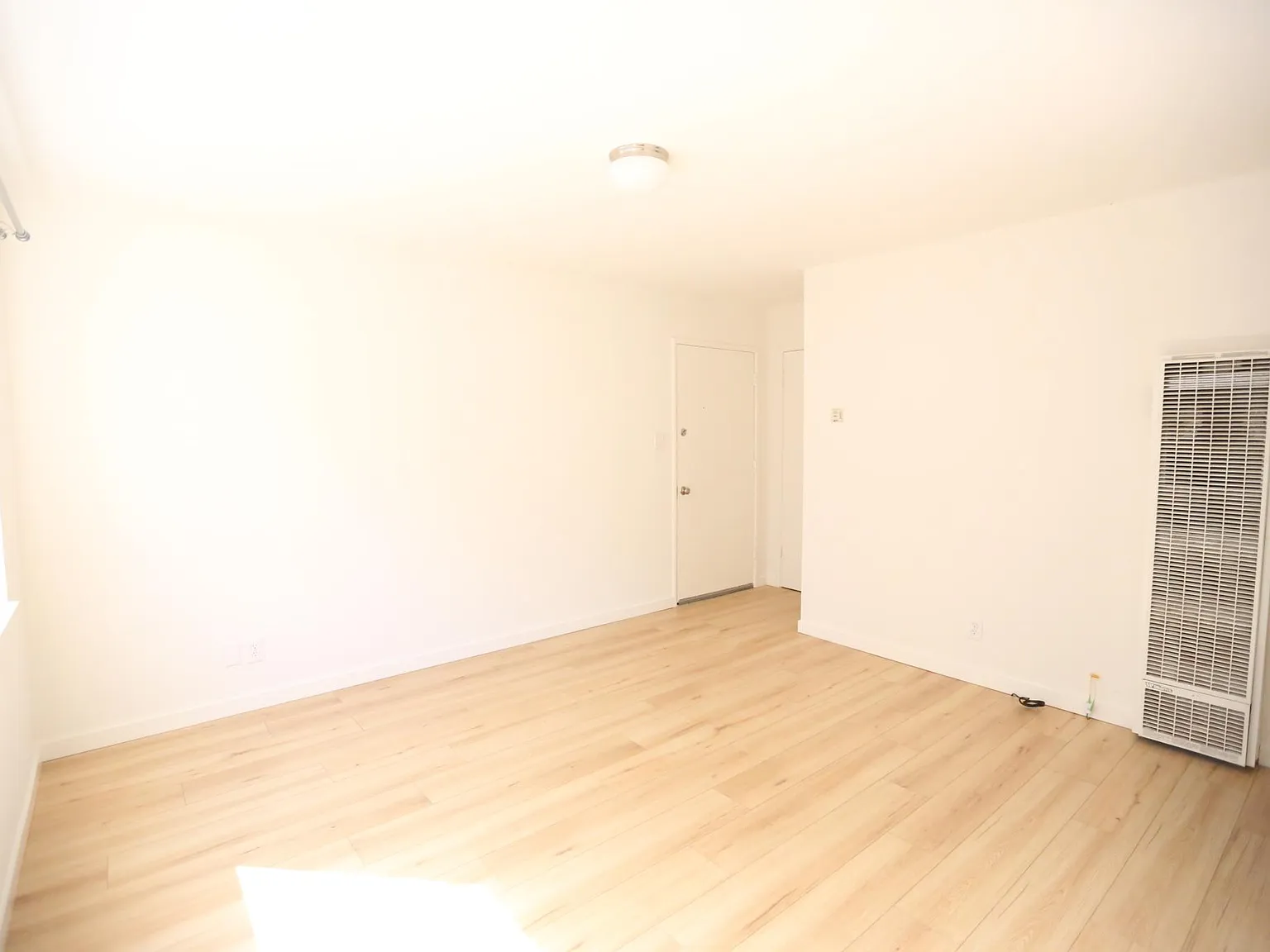 2210 McKinley Ave — Photo 3