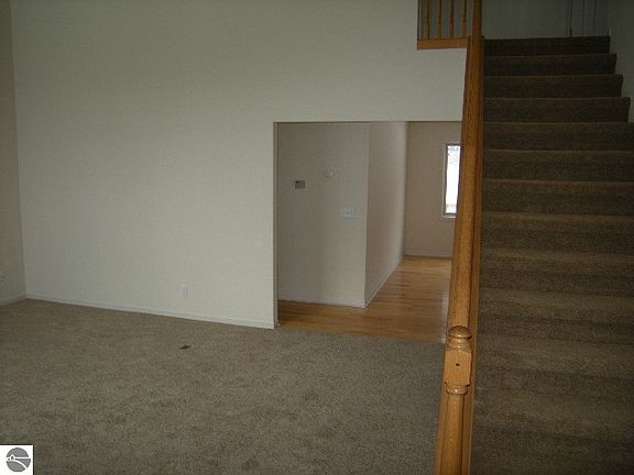 4th image of 5887 Deer Trail Dr
