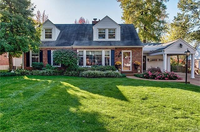 Welcome to 418 Greenleaf Drive!
