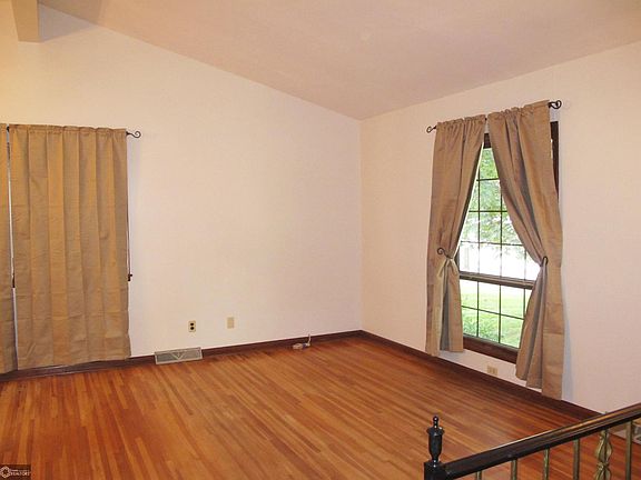 5th image of 1323 Onyx Dr
