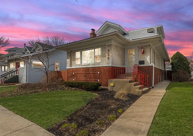 1st image of 735 N Taylor Ave