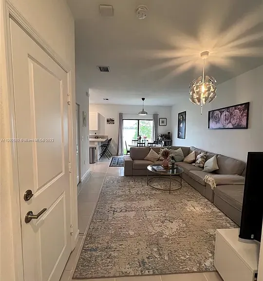20610 NE 5th Pl — Photo 27