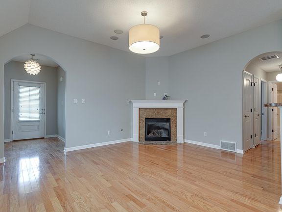 4th image of 10245 Evening Hill Dr