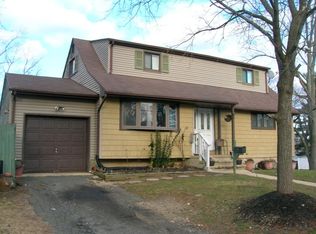 700 Berkeley Ln, Neptune, NJ 07753