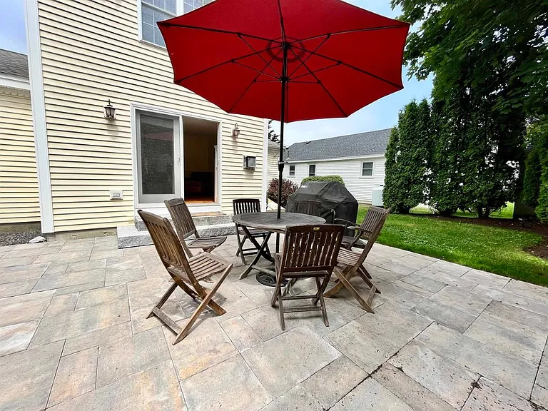 18 Browns Ct — Photo 25