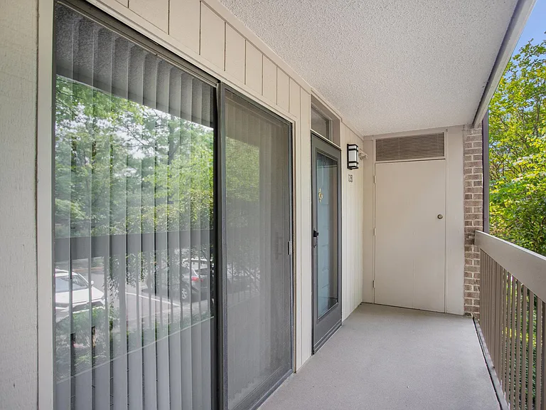 1526 Moorings Dr #12B — Photo 5