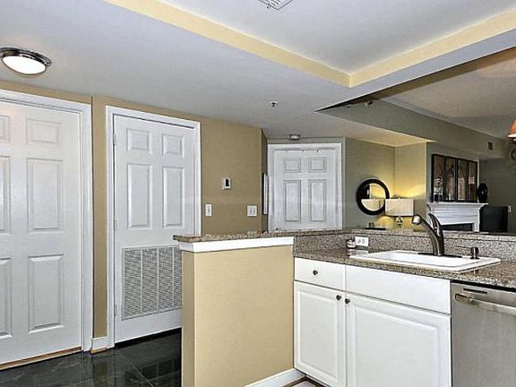 3rd image of 1050 N Taylor St #1309