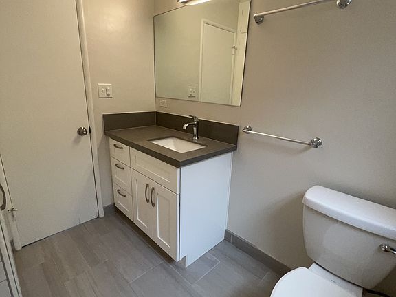 3rd image of 826 N Market St APT 7