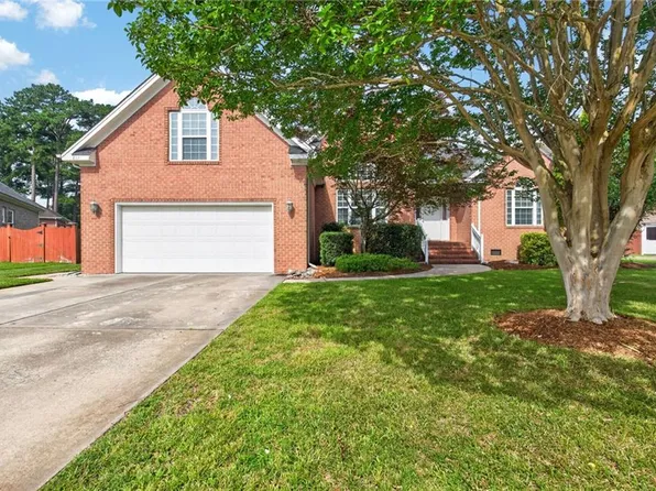 837 Greenfield Ln, Chesapeake, VA 23322