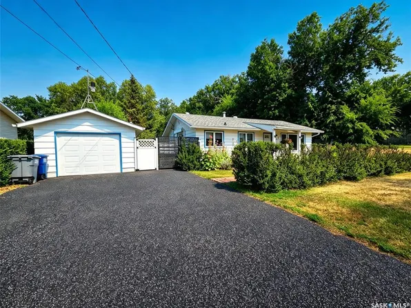 203 Pottery STREET, Eastend, SK S0N 0T0