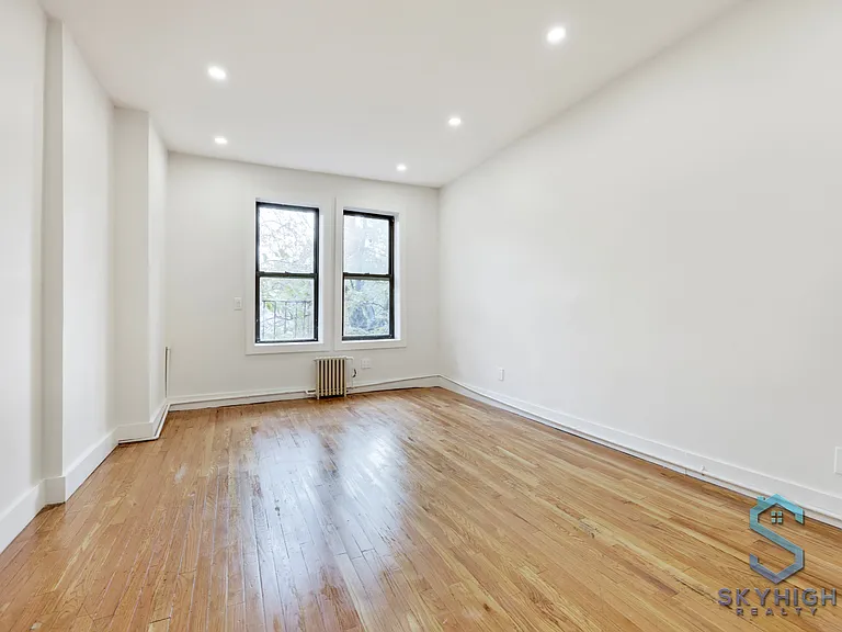 771 4th Ave #1B — Photo 8
