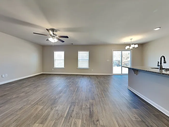 4 bed, 2.5 bath, 1783 sqft, $1,995 — Photo 4