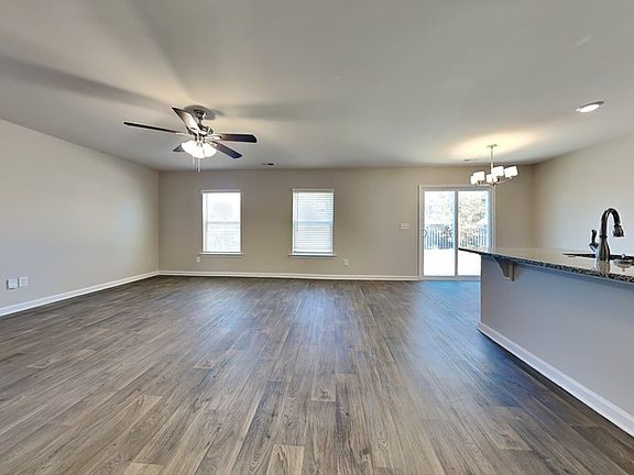 4th image of 109 Bent Holly Dr