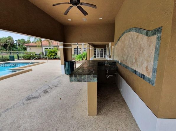 1251 N Benoist Farms Rd APT 304