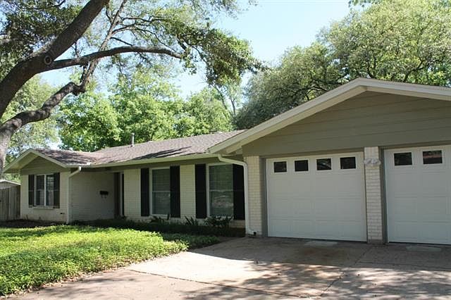 1st image of 2905 McElroy Dr